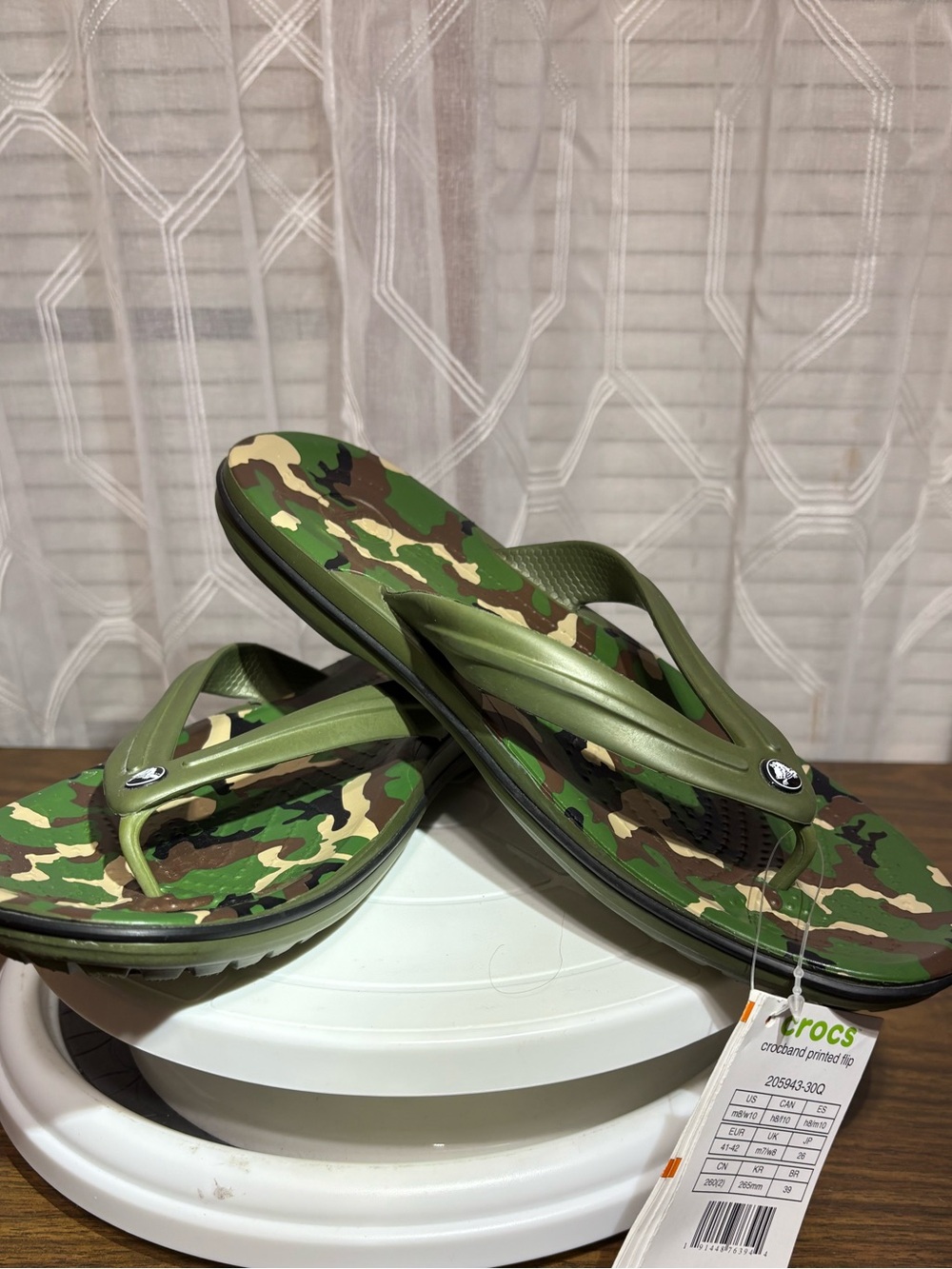 CROCS Crocband Printed MENS 8 Women’s 10 Flip Flop Sandal Green/Black camo NWT